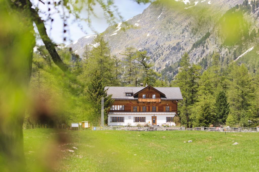 Gasthaus Spinas Bever Buitenkant foto